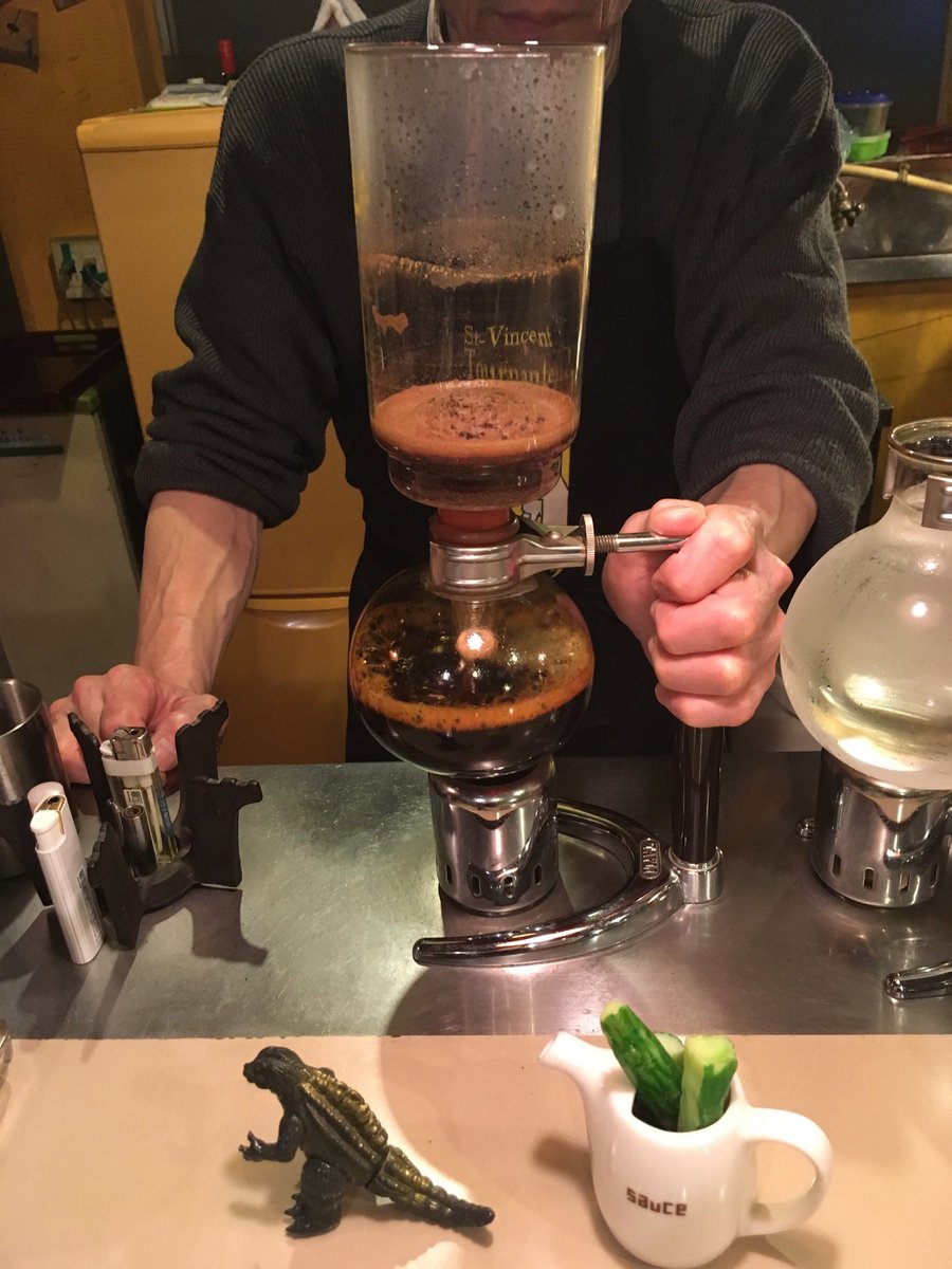 cafe_shuffle's tweet photo. 喫茶店の要！ブレンド珈琲のテイクアウトを始めます☕タンブラーや保温のできる水筒などの容器をお持ちいただければ、その場で珈琲を点ててお入れいたします。その分のお時間はご留意下さい。お電話で時間指定していただけたら🎵ありがたいです。単品450円／ランチとテイクアウトのセット250円 https://t.co/iAGevGxsHH