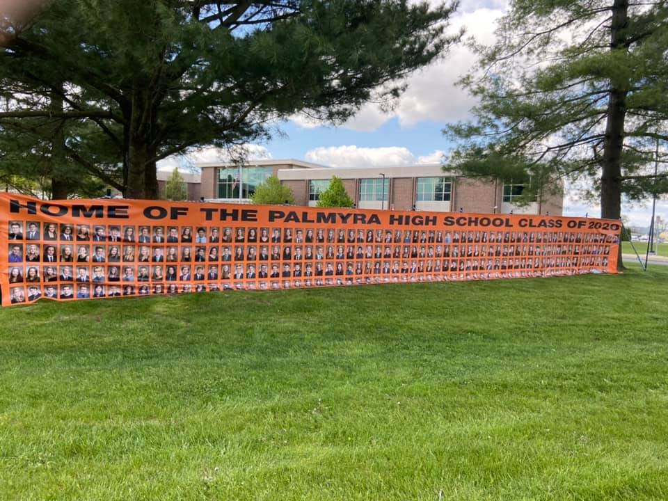 PalmyraAreaHS's tweet photo. We see you PHS class of 2020! https://t.co/UXuNTgHxCN