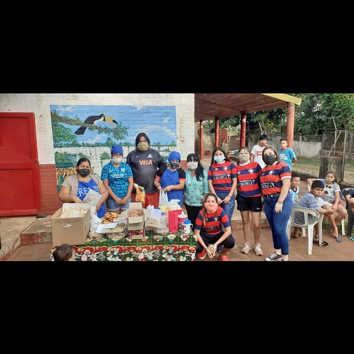 GatoRodriguez17's tweet photo. Ayer nuevamente nuestras jugadoras del femenino Juveniles y Primera de Rugby  Centro de Cazadores aportaron su granito de arena para la merienda de los chicos en el merendero Divino Niño,elaboración propia de las jugadoras...Cazadoras y Solidarias!!! https://t.co/lGikiFQH6Q