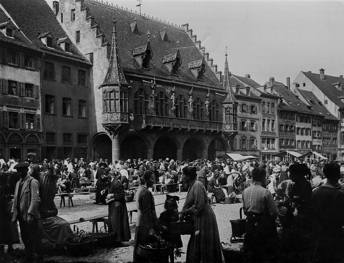 The tumblr page Old Germany has collated hundreds of photos of Germany before WW2. It is an incredible resource for dipping into the world of the Weimar Republic and offers a broad geographical and social panorama: cities, towns, villages.  #curricularium https://germany1900.tumblr.com/&nbsp;