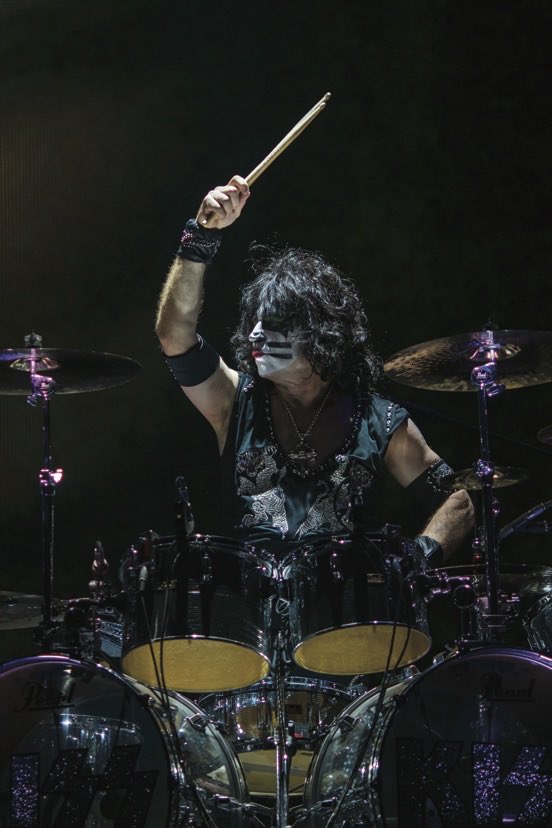 Happy birthday Eric singer! 