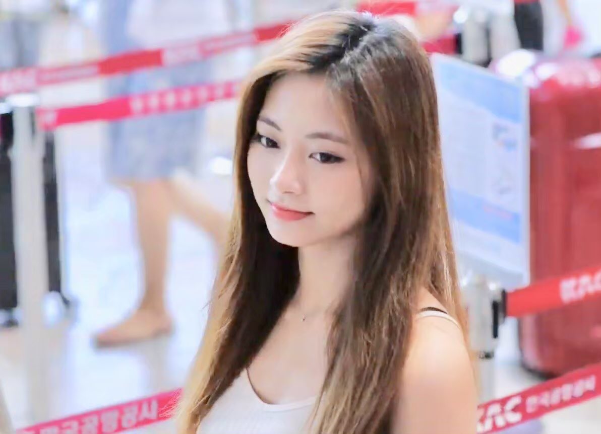 NORMAN_BROYT's tweet photo. TWICE  Tzuyu  チョウ・ツウィ
周子瑜  쯔위  

#쯔위 #ツウィ #子瑜 #Tzuyu
#TWICE     #트와이스 https://t.co/HV0P6o5x8O