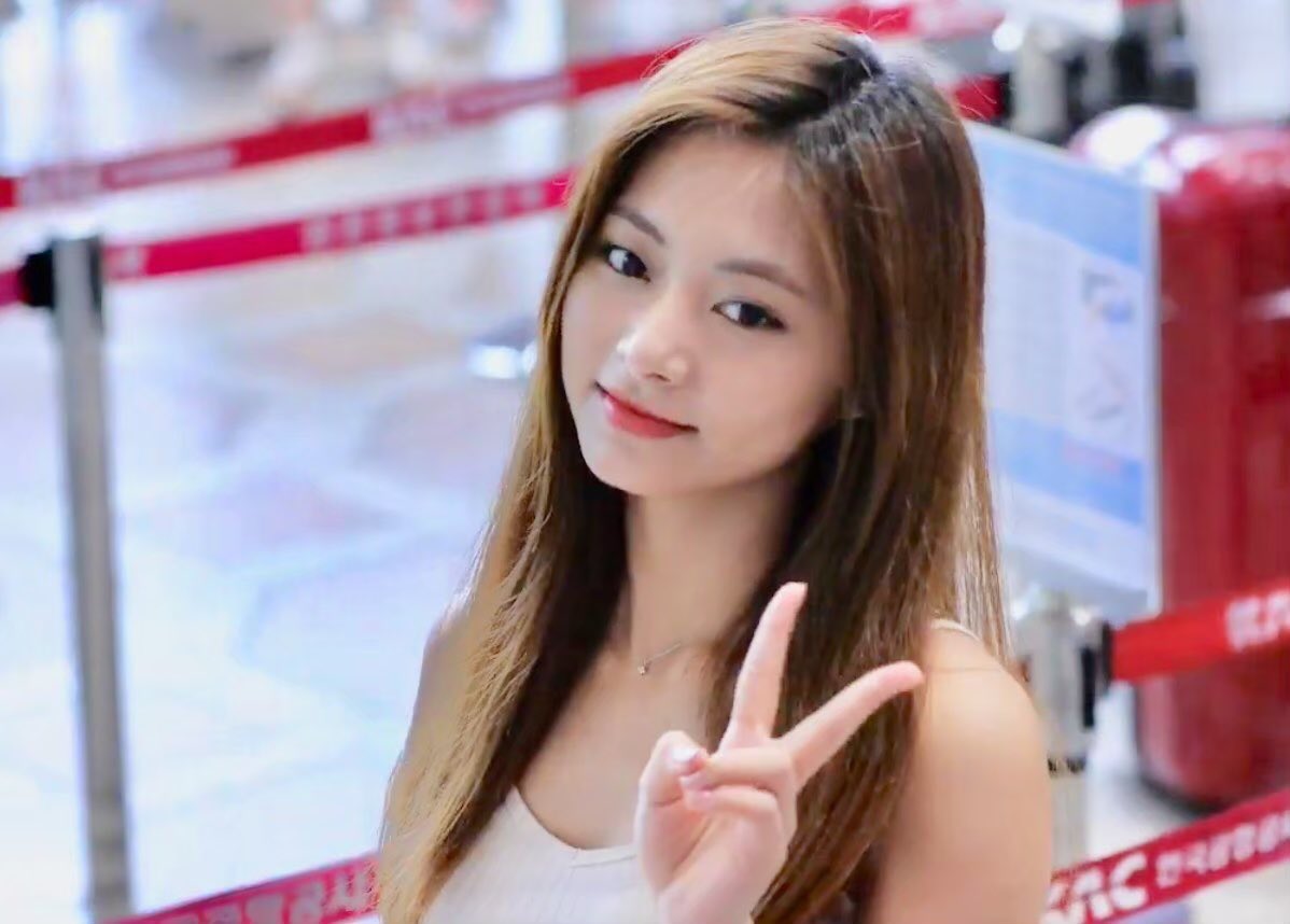 NORMAN_BROYT's tweet photo. TWICE  Tzuyu  チョウ・ツウィ
周子瑜  쯔위  

#쯔위 #ツウィ #子瑜 #Tzuyu
#TWICE     #트와이스 https://t.co/HV0P6o5x8O