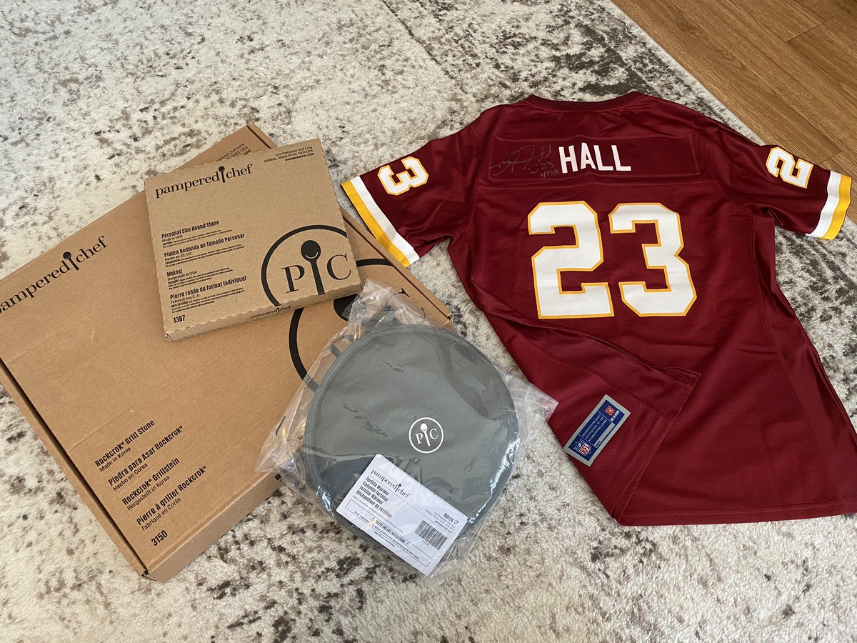 RichCrites's tweet photo. 💥$1 RAFFLE💥
💥Autograph Hall Jersey pkg💥
#RedskinsNation, @Steph_Crites_, @DEERSnBEERS & I want to show max support for Patrick!
He is raising money for #EpilepsyAwareness
Every $1 = 1 entry
Ends 5/25
(100% of proceeds go to @EpilepsyFLA)
https://t.co/ovNlO5nGgD
#HTTR https://t.co/wA5UVaPTzA