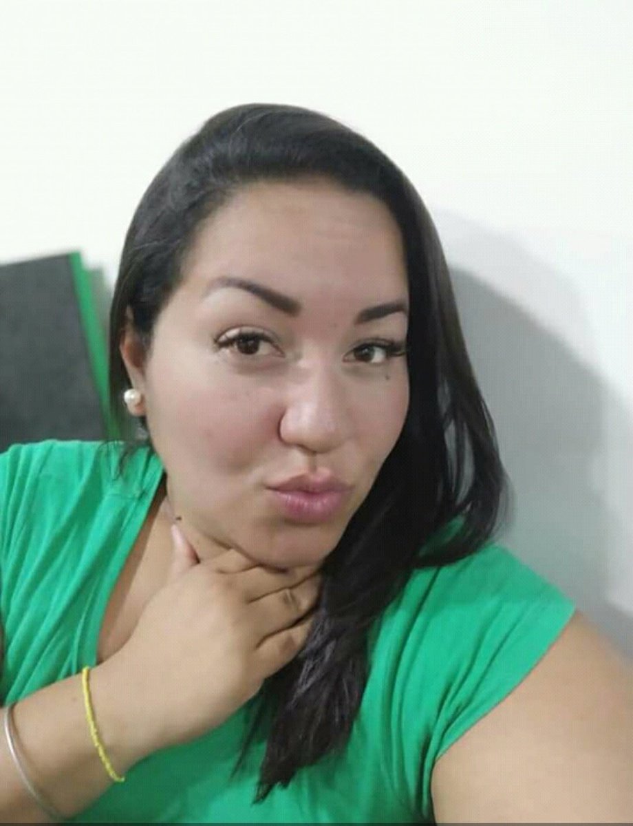 Jennife26036898's tweet photo. #work #homeoffice #cuarentena 📱💻🖨️📊📈 https://t.co/yttS5qCODs