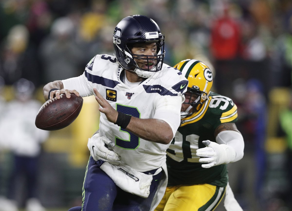 PFF_Fantasy's tweet photo. Most TDs on throws beyond 20+ yards since 2012

1. Russell Wilson - 83
2. Drew Brees - 69
3. Aaron Rodgers - 62
4. Ben Roethlisberger - 60 https://t.co/96GYranu6H