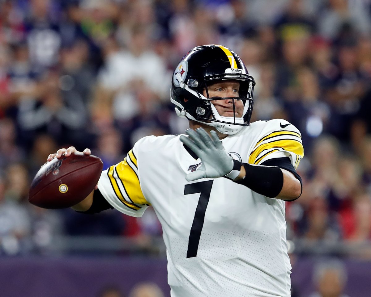 PFF_Fantasy's tweet photo. Most TDs on throws beyond 20+ yards since 2012

1. Russell Wilson - 83
2. Drew Brees - 69
3. Aaron Rodgers - 62
4. Ben Roethlisberger - 60 https://t.co/96GYranu6H