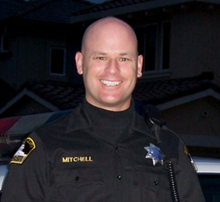 #PoliceWeek
The #FBI and <a href="/sacsheriff/">Sacramento Sheriff</a> continue to seek information to solve the October 27, 2006, murder of Deputy Jeffrey Mitchell, who was shot and killed after a violent struggle during a traffic stop in rural #Sacramento County.
More info: ow.ly/pmUW50zEgLP