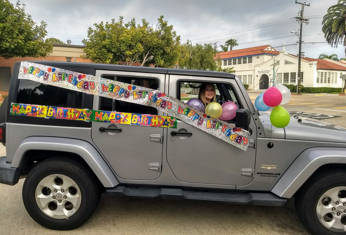 StellaMarisAcad's tweet photo. Happy Birthday to Fr. Pat!! 🎉🎁🎶
How do you celebrate a birthday during a pandemic? With a Stella Maris Academy weekend birthday parade! Happiest birthday wishes to Fr. Pat today! 🎶
#AnotherGreatDayAtSMA #BirthdayParty #Surprise #Fun https://t.co/RLN8zLczBw