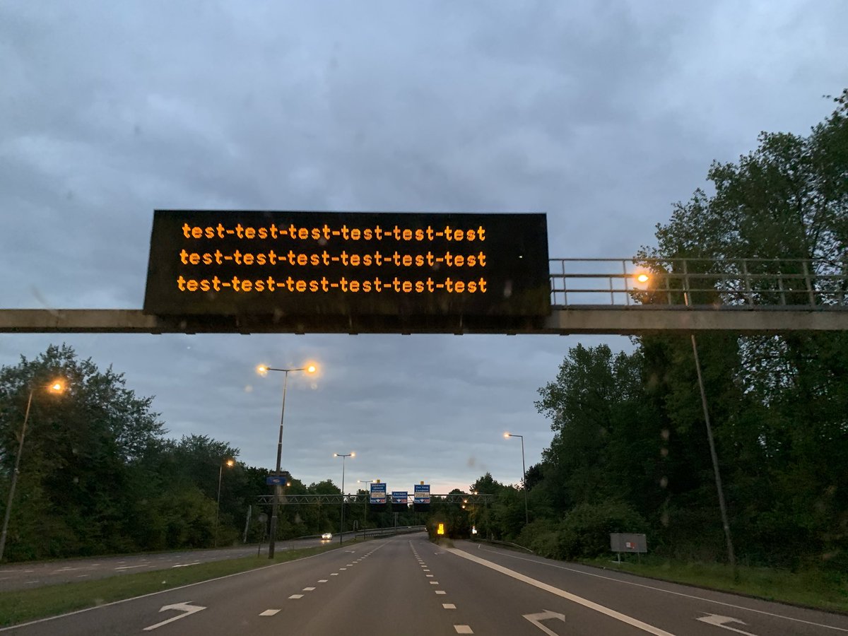 CornelHeiden's tweet photo. Hey @Rijkswaterstaat, hij doet het! https://t.co/wO7ITXtbC6