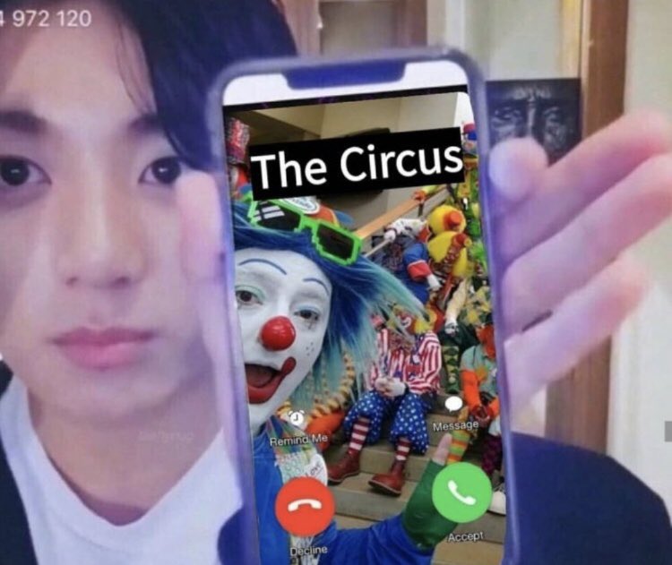 So basically this meeting happened hours ago when all the jikookers struggling and jikook noticed it and jk decided to call us jokers and set up the meeting! No worries guys! We even got a selca with them
