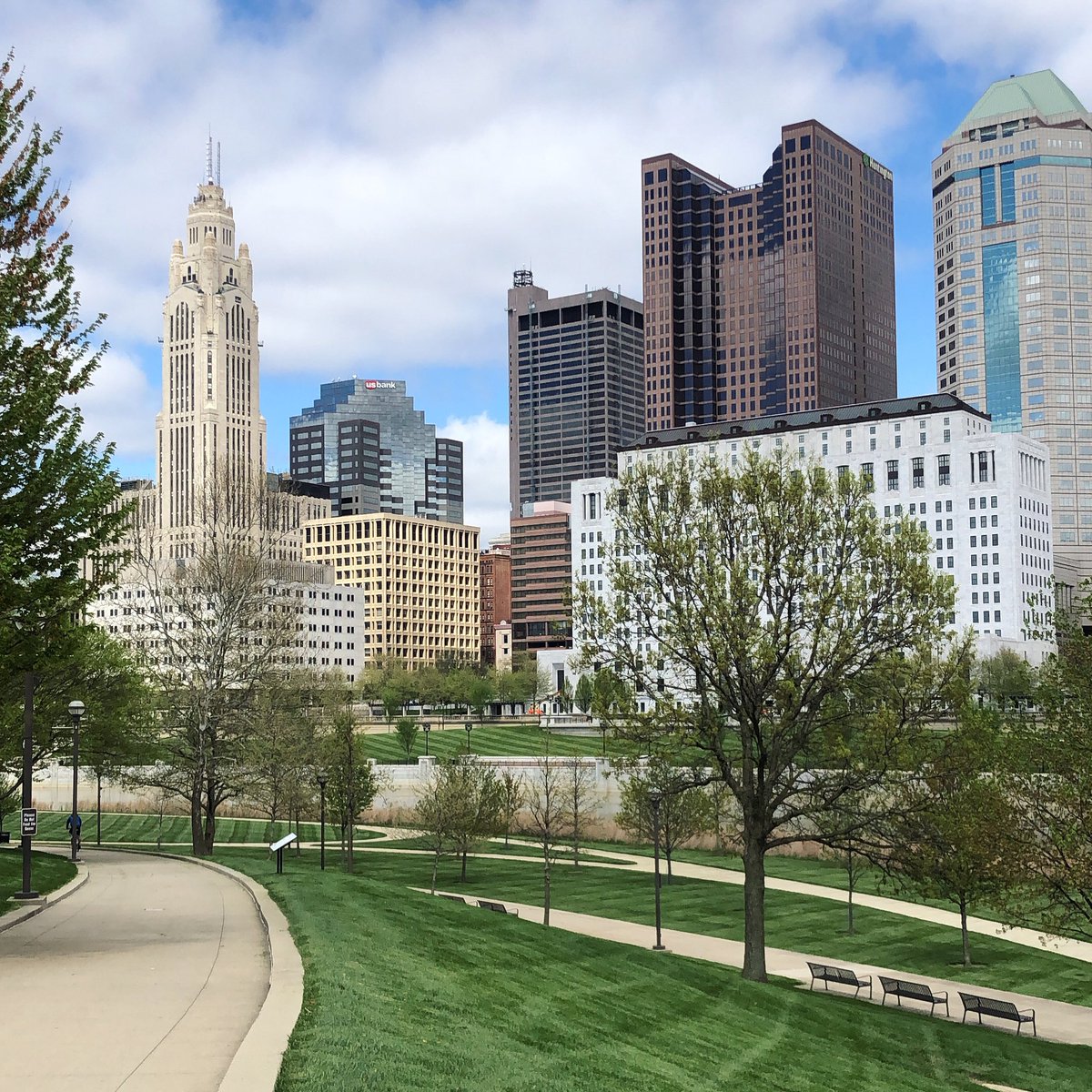 614Molly's tweet photo. Tuesday 🏃🏼‍♀️ to unwind, brought to you by this pretty city &amp; the people who keep it clean, groomed &amp; safe. Thank you. #Run614 #RallyColumbus #10TV @10TV https://t.co/9Vdz4BgsVb