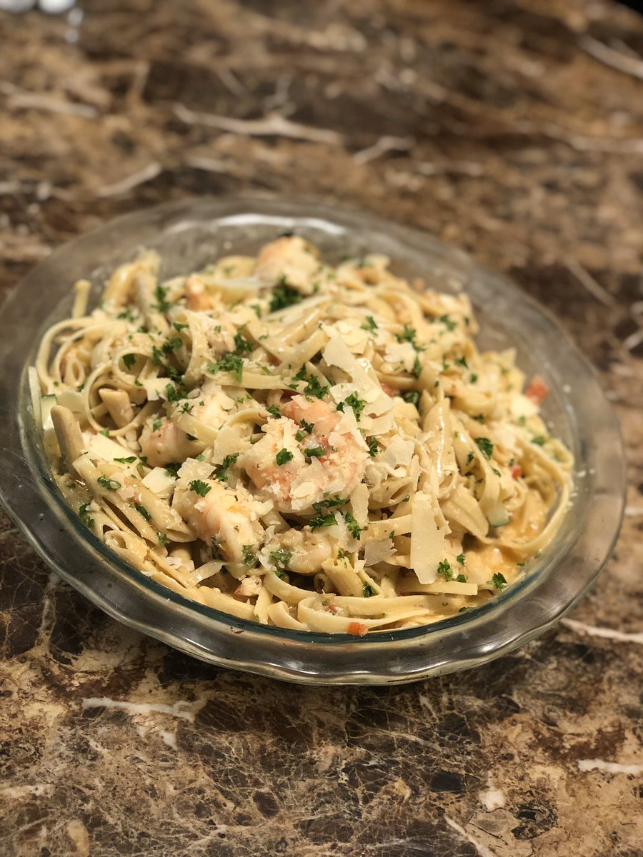 ChefMell1's tweet photo. Pasta Salad #ChefMell #PastaSalad #Chicken #Shrimp #Pasta #DreamCooksLLC #ChefsOfTwitter #Chrleston #SouthCarolina #Food #Foodie #GoodEats https://t.co/3TJW8gRPG2
