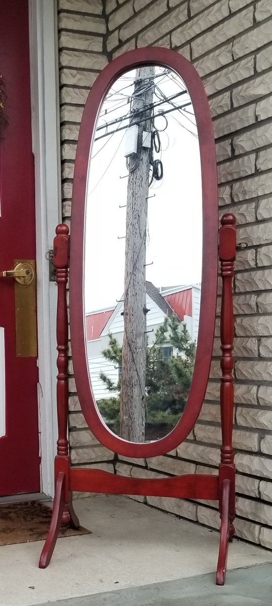 MonarchDesignR1's tweet photo. A grandmother's mirror is a heartfelt reflection of love and her life. Painted and distressed, using our curbside drop-off and pick-up, it will be cherished by her granddaughter for years to come 🦋 #oldisnew  #refinishandreuse #grandmalove https://t.co/0HEznt739r