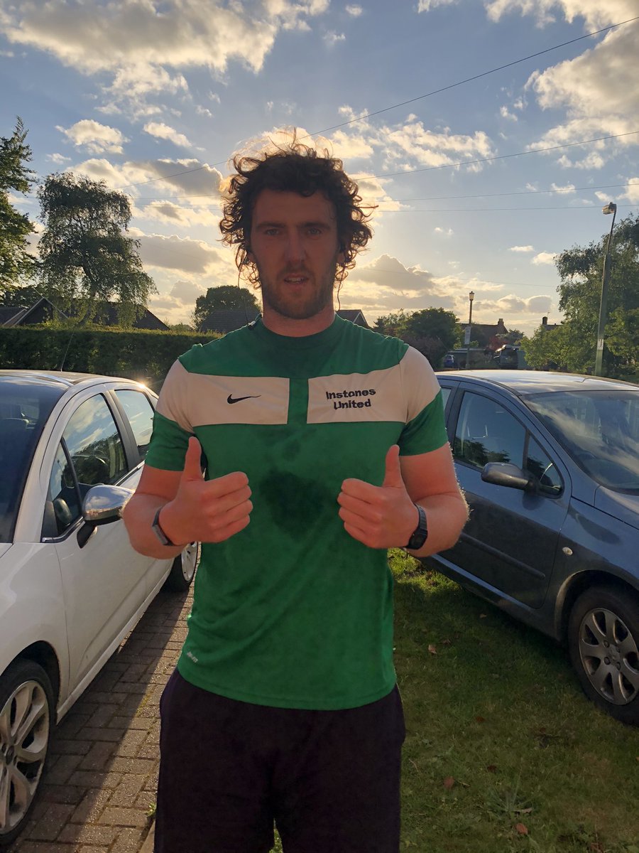 Instonesutdfc's tweet photo. @carlos_rogers going out for the second time today. Not built for running, doesn’t really move in a game. But doing it for a great cause @shrewsburycc @HaughmondFC please get donating https://t.co/SXRTl6dtzd
