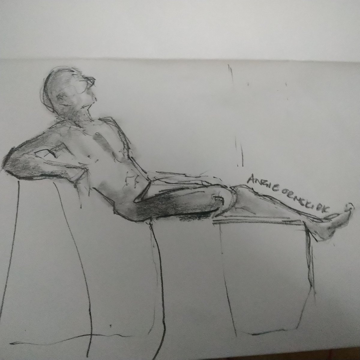 AngieThompson39's tweet photo. #LifeDrawingLive https://t.co/FQTYbpUNsJ
