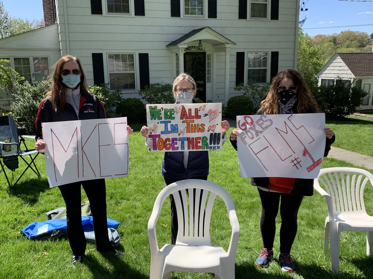 MKLLORG's tweet photo. ⁦@BCSDNOTES⁩ ⁦@FoxLanePride⁩ ⁦@foxlanefanzone⁩ ⁦@mtkiscoelem⁩  ⁦@VillageMtKisco⁩ ⁦@ExaminerMedia⁩  #BCSDParade  #bcsdstrong https://t.co/6we91dF39u