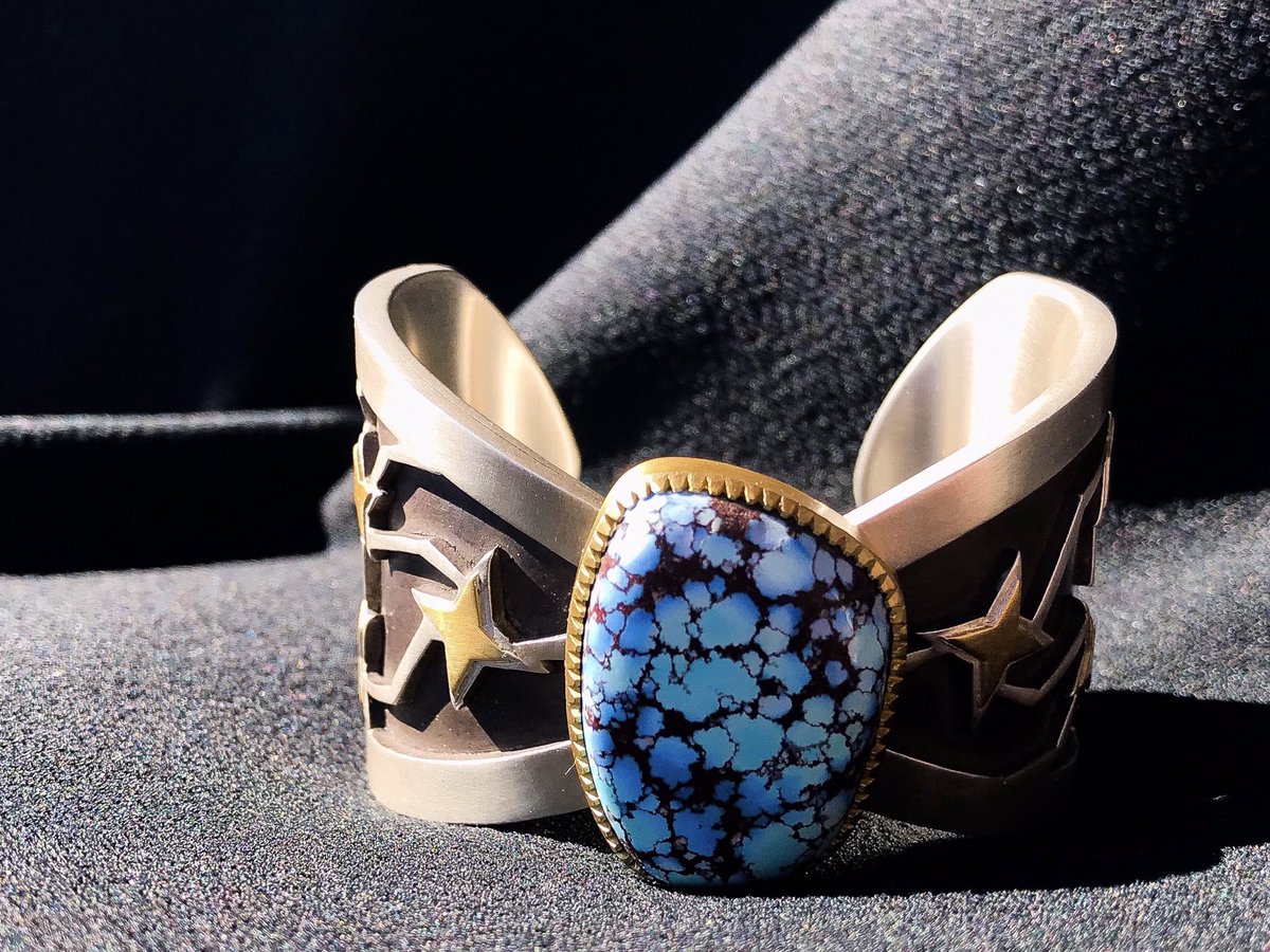 JMHandcrafts's tweet photo. Stormy Night bracelet, handmade with natural high grade spiderweb Golden Hills turquoise in Argentium and 18k gold. 
#naturalturquoise #handmade #originaldesign #riojeweler #native #Argentium #goldenhills #18kgold #gold #oneofakind #southwestjewelry #newmexicotrue #nm #wearablear https://t.co/OJL77iUWPH