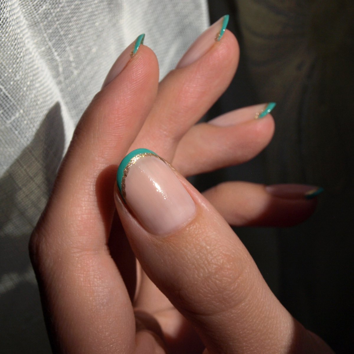 Showing off two of the new shades from <a href="/essie/">essie</a> 's Bustling Bazaar collection- Bustling Bazaar and Mosaic On Down, with base color Mademoiselle.
#essie #bustlingbazaar

instagram.com/p/CAGROUugxki/