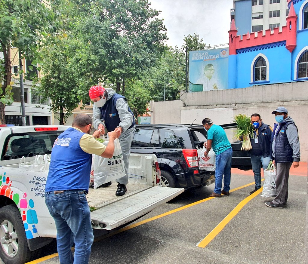 BetoVelozNavas's tweet photo. Listos y seguimos con la entrega de kits gestionados y la #MingaSolidaria #MingaHumana #EcuadorTierradeDerechos https://t.co/x6HwA0N4kg