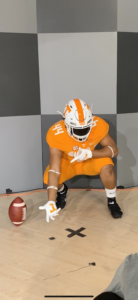 grindtimesayy's tweet photo. Where all my Tennessee fans at ? 🤔🤔🤔🤔 show some love 🥵🔥🔥🔥🔥!! #GBO🍊 (not committed) https://t.co/7GSOH5TRdo