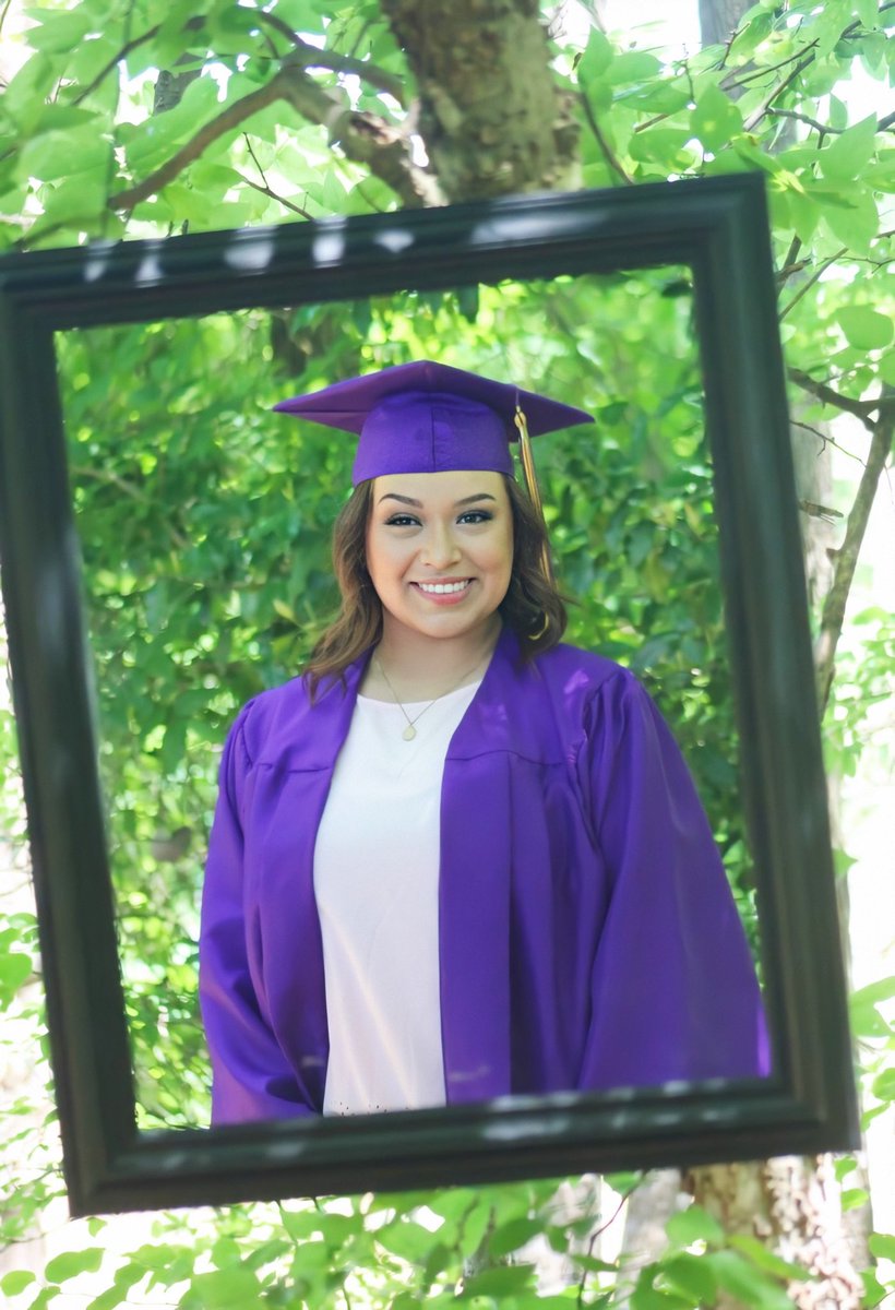 miamoniqueeee's tweet photo. Here’s to graduating a WHOLE year early!! 🎓💜💛 #IDIDIT #ClassOf2020 https://t.co/f1p02iHDSC