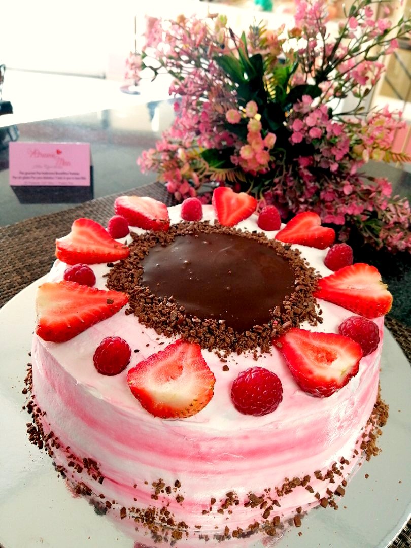 Amoremioarp's tweet photo. Cremoso y delicioso PASTEL DE FRESA ❗🎂🍓 https://t.co/N9Z71GINNS