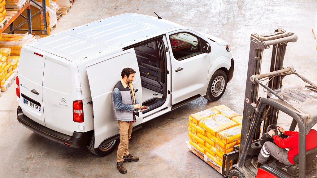 citroenarg's tweet photo. Descubrí la Nueva Citroën ë-Jumpy - 100% Ëelectric que se comercializa en Francia. Alcance de hasta 330 km (WLTP) para durar todo el día de trabajo, con hasta 6.6 m3 de volumen de carga y 1.9 m de altura. #ËlectricForAll #CitroënË_Jumpy #InspiredByPro https://t.co/GeSoHtcI5U