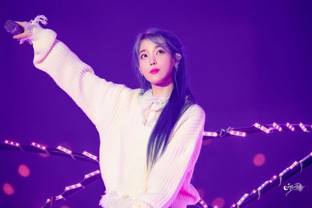 nimmo_20's tweet photo. Such a stunner 😍😍

.
.
https://t.co/nQCzAkgWcf
@_IUofficial @BTS_twt 
#IUxSUGA #EightToday
#아이유_6시_안들으면_에잇
 #IU #bts #suga #YOONGI https://t.co/X8y7F4wq4h