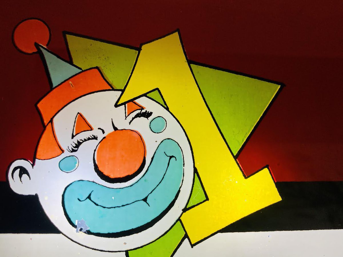 1iPod1Pinball's tweet photo. Tonight (Tuesday) join us as we try to summon Pennywise the Clown while we play Jumping Jack. Join us for your weekly fix of so-so #pinball at 8ish PM via #twitchtv #fblive #youtubegaming #mixer #periscope #empinball #jumpingjack https://t.co/P3x1wwpyIx