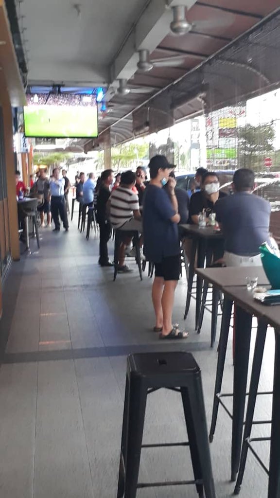 johnsebastianT's tweet photo. Astaga mcm mana gia buli jadi mcm ni sdh? Tau la ba bulan 5 tapi kalau begini laa keadaan dia, mmg sampai Christmas laa kita berpkp ni 😫😫 https://t.co/1vvZvnXzq9