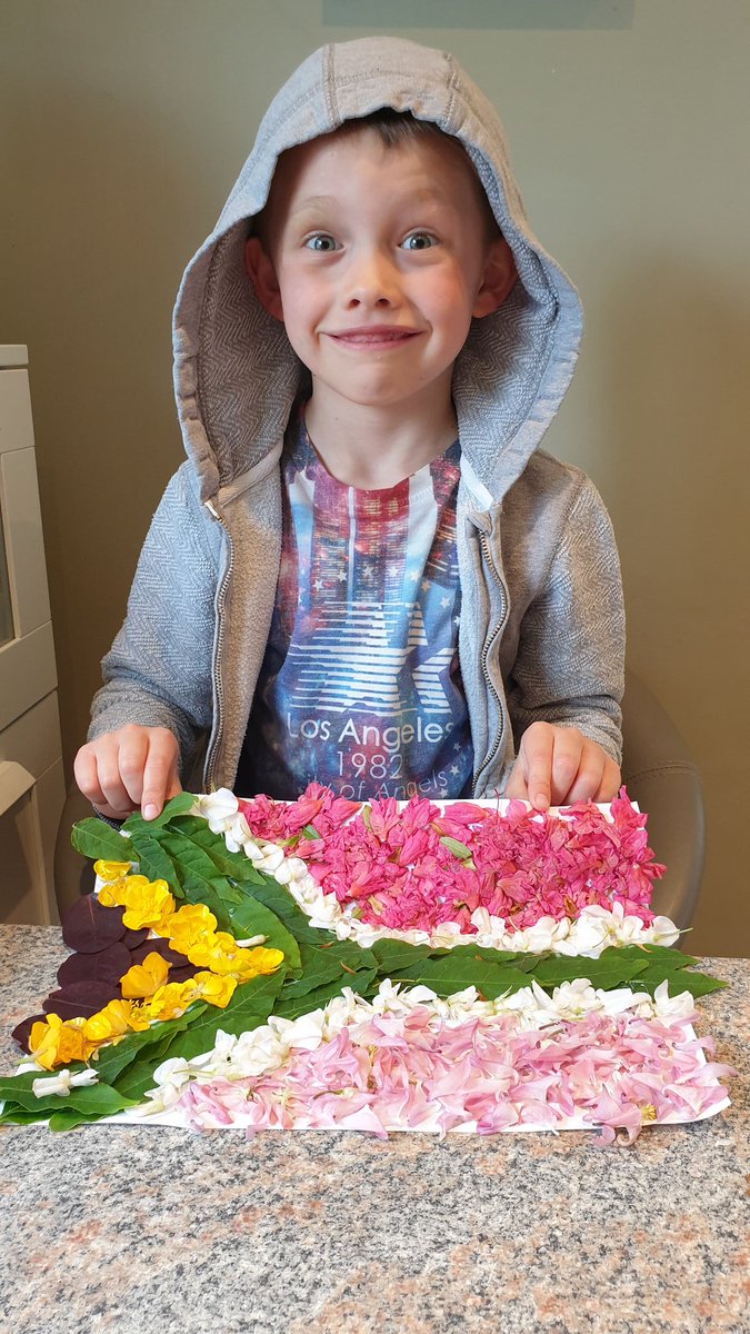 KnutsfrdBonfire's tweet photo. @BextonPrimary . Toby's made the his own South African flag from flowers and leaves from the garden., as part of hi Nelson Mandela project. 😀 https://t.co/I8m1V5pV9N
