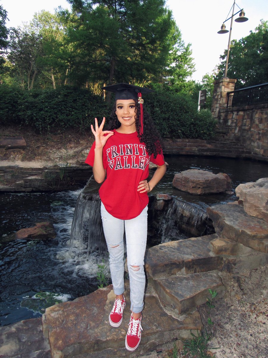 Senior Shout Out🎉🎉 Ayonna Eleby! Ayonna’s favorite memory is battleline. Ayonna has signed to cheer for Trinity Valley and will study criminal justice.