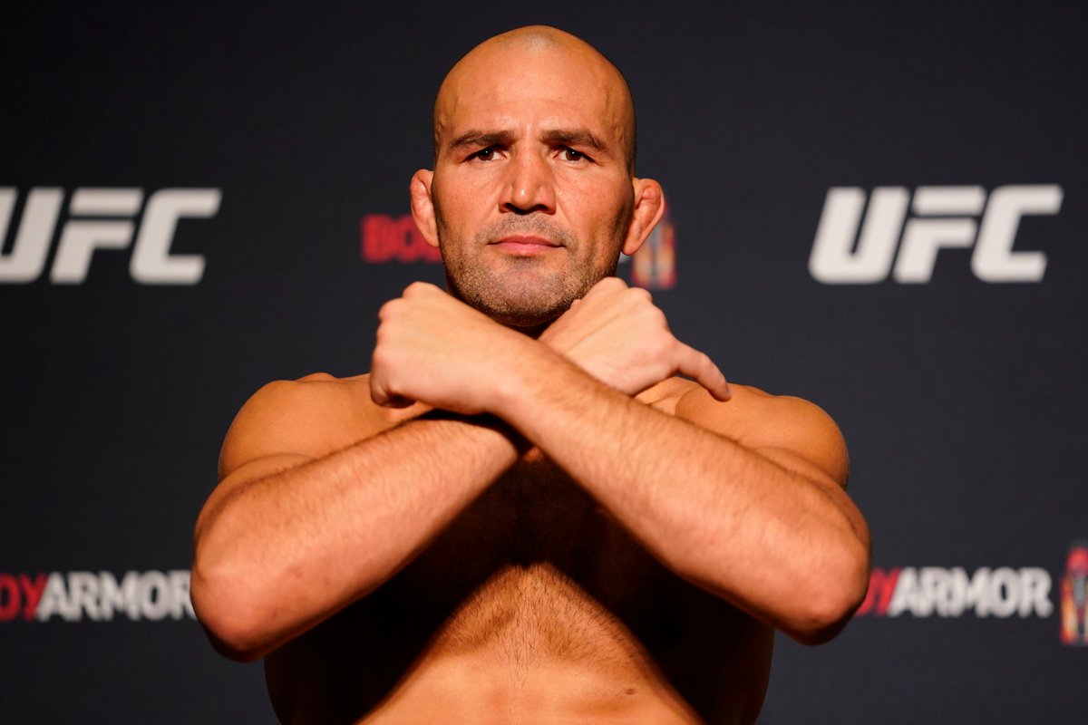 2️⃣0️⃣5️⃣ - Smith

2️⃣0️⃣5️⃣.5️⃣ - Teixeira

Our main event is official for #UFCJAX!