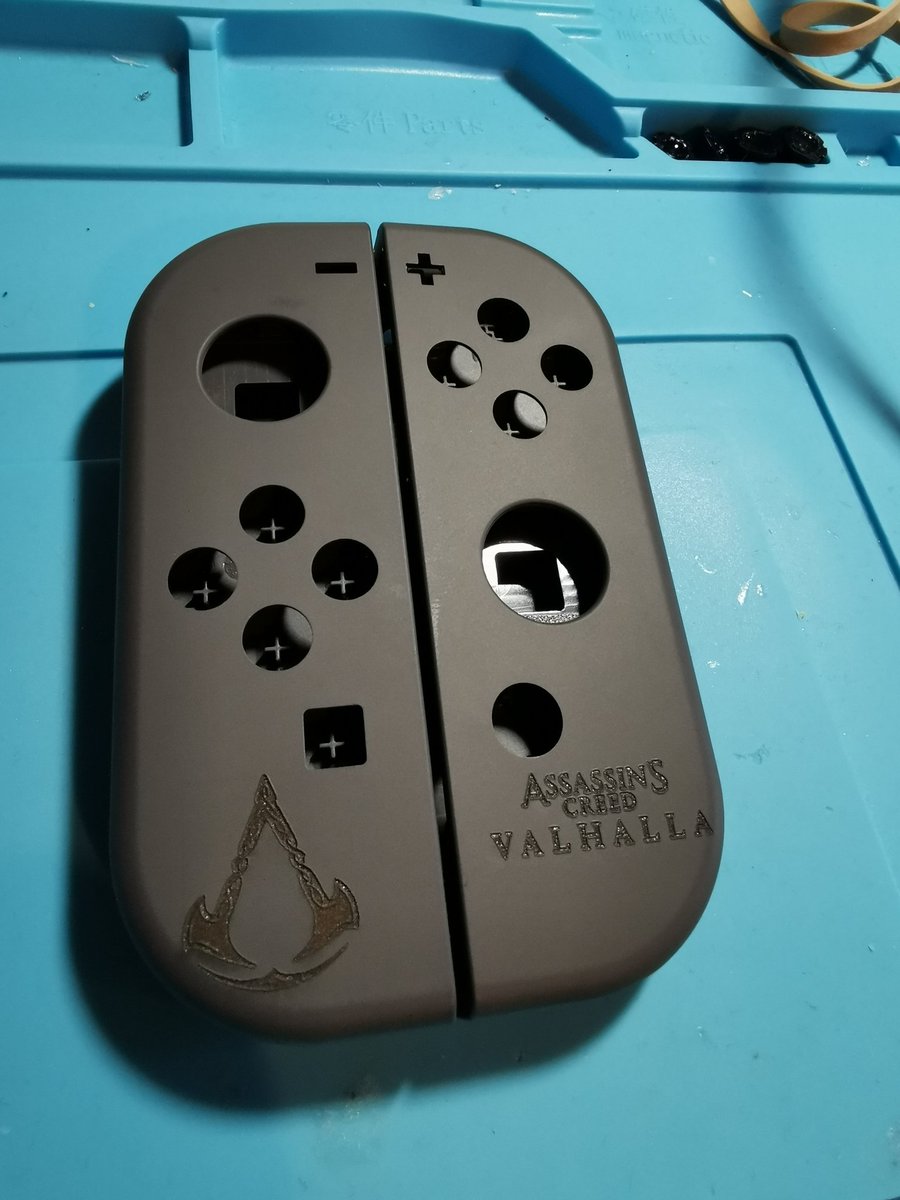 LestatsMods's tweet photo. Made these for my wife.
OK granted it may or may not ever come to the switch but still....
#AssassinsCreed
#AssassinsCreedValhalla
#ubisoft
#nintendo
#NINTENDOSWITCH
#joycons
#joycon
#joyconmods
#joyconmod
#rgb
#gamer
#gamergirl
#gamerboy
#lestatsmods
#gaming
#nintendoswitchgames https://t.co/uOfXKxwDmh