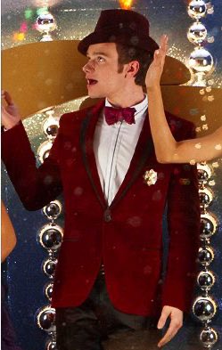 Harry Styles as Kurt Hummel; a very random but necessary thread
