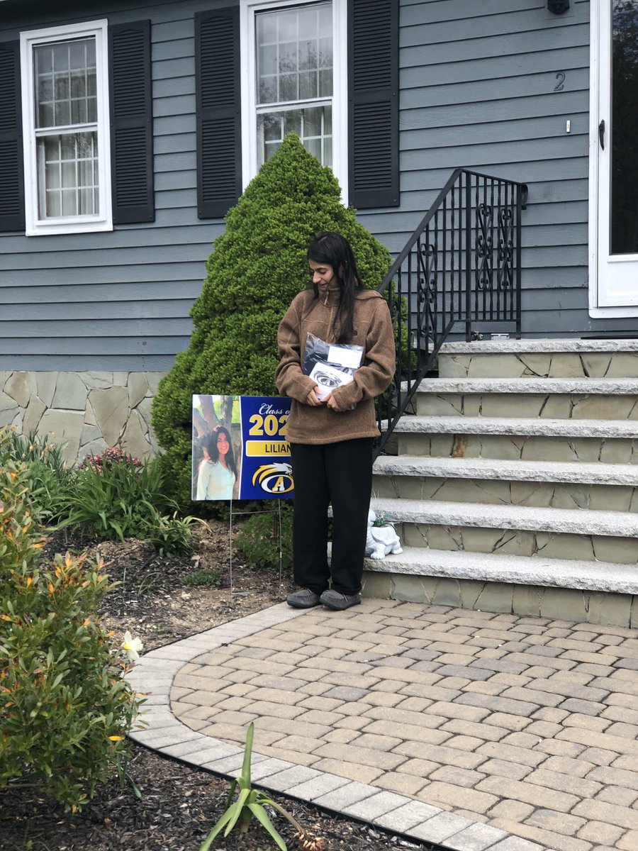 NursesAhs's tweet photo. What a fun morning delivering caps, gowns and lawn signs to our amazing seniors!!! 🎓 @Andover_HS @AndoverPS #AHSSeniorSurprise #ClassOf2020 #SeniorSpotlight https://t.co/TK5nCGZoWB