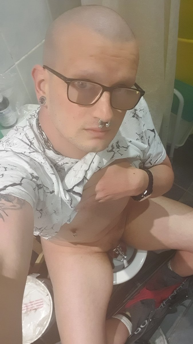 BoundPissPigRy's tweet photo. It cant see It standing up again to piss in any descent future
Espically as its on day 57 locked Clit
Thank you Sir @Pup_Raiko
#lowlife #skinpig #lockedclit #filthyfag #newlife oink oink https://t.co/EBm9ERZysu