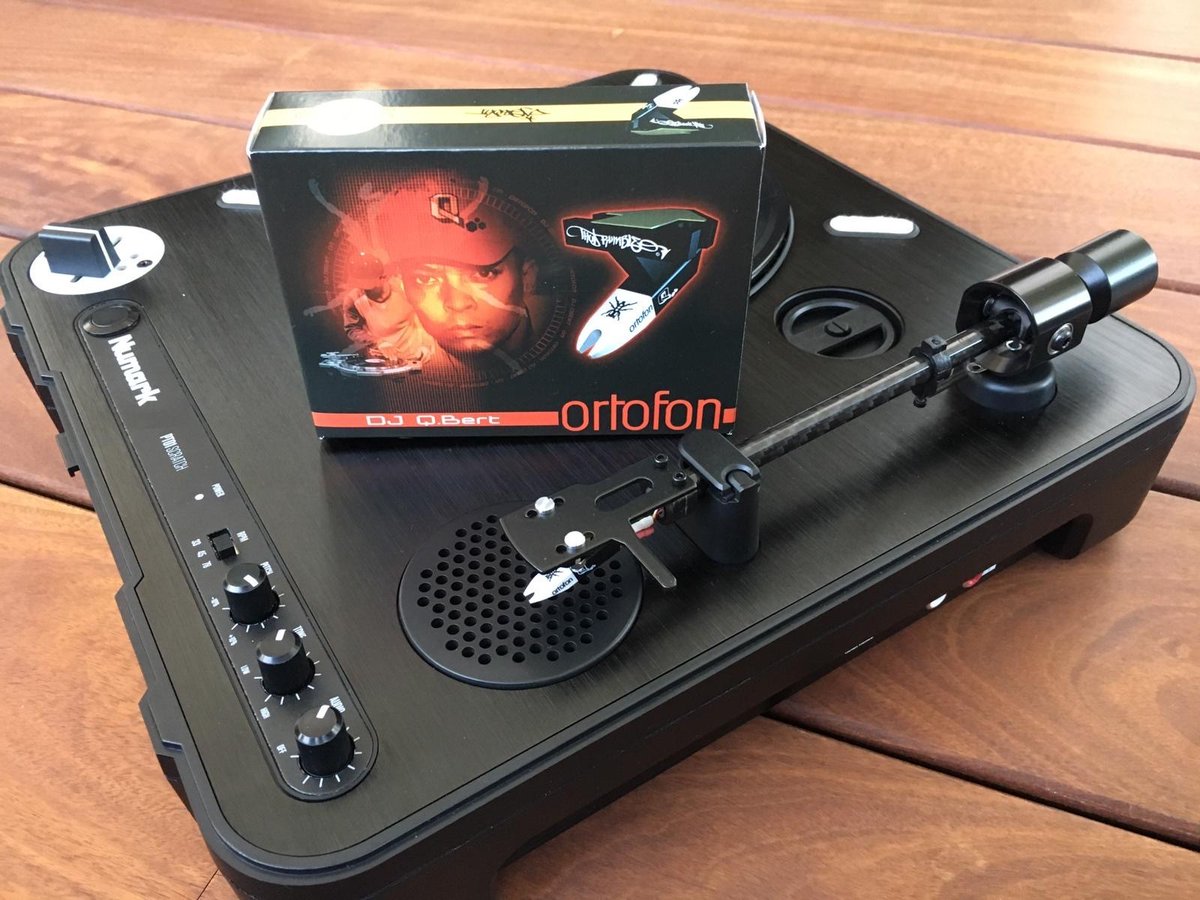 Sogetronic's tweet photo. OM Q.Bert, fort et stable > La solution parfaite pour votre platine vinyle portable. Commandez le vôtre dès aujourd'hui! Dispo sur notre site #sogetronic

https://t.co/HGQQ5lOc4J

#ortofon #ortofondj #scratch #portablism #turntablism #omqbert https://t.co/41cXxFkMUn