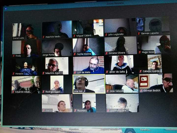 Reunión extraordinaria de la <a href="/CIDDEPORTE/">CIDDEPORTES</a> en forma virtual directores de deporte y <a href="/UyDeporte/">Secretaría Nacional del Deporte</a> <a href="/JoseLuisBringa/">Jose Luis Bringa</a> tratando la problemática actual deportiva y sanitaria <a href="/cintendentesuy/">Congreso de Intendentes</a> <a href="/Sebabauza61/">Sebastián Bauzá</a>