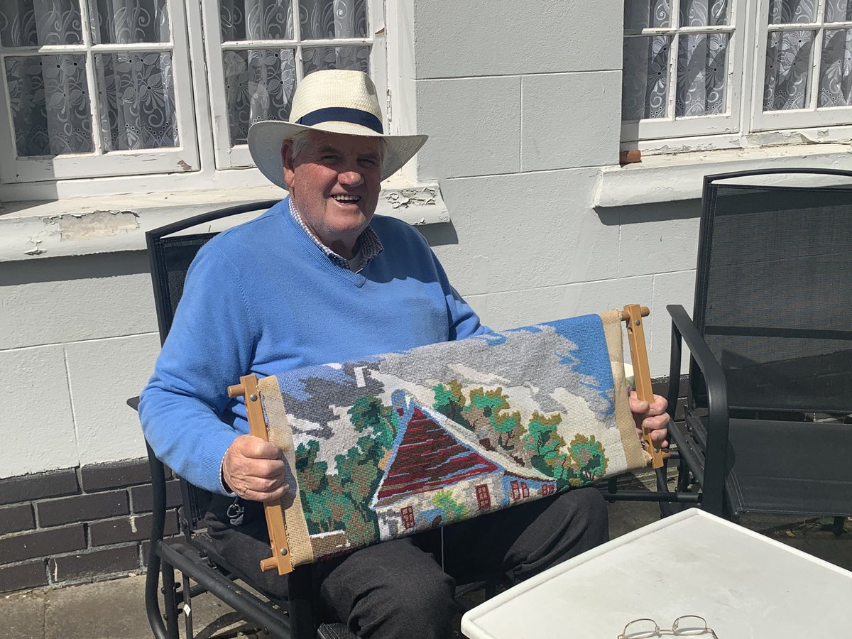 WHYCNunhead's tweet image. 50 lovely portions of #delicious #vegetablestew and #couscous delivered today @BabetteNunhead @PrettyTapas @NunheadKnocks #Thankyou #youngvolunteer Josh was amazed to see Peter working on his fabulous #crossstitch #nunhead