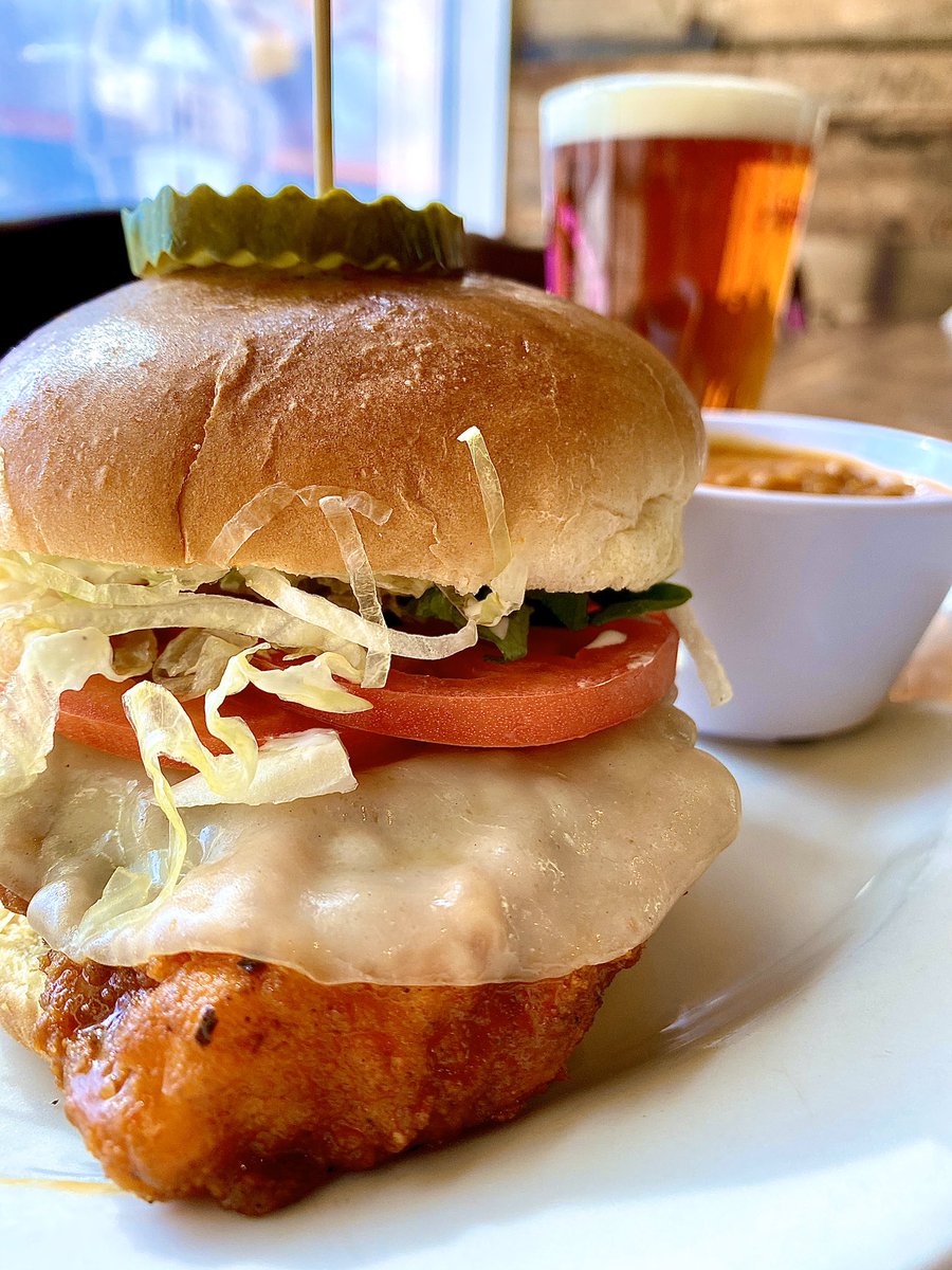 Lunch &amp; dinner is only a click away. Hit QueenCityQ.com to order up something tasty and 4 pack cans of your favorite #cltbeer too. 🙌🐷🙌 #cltfood #cltdining