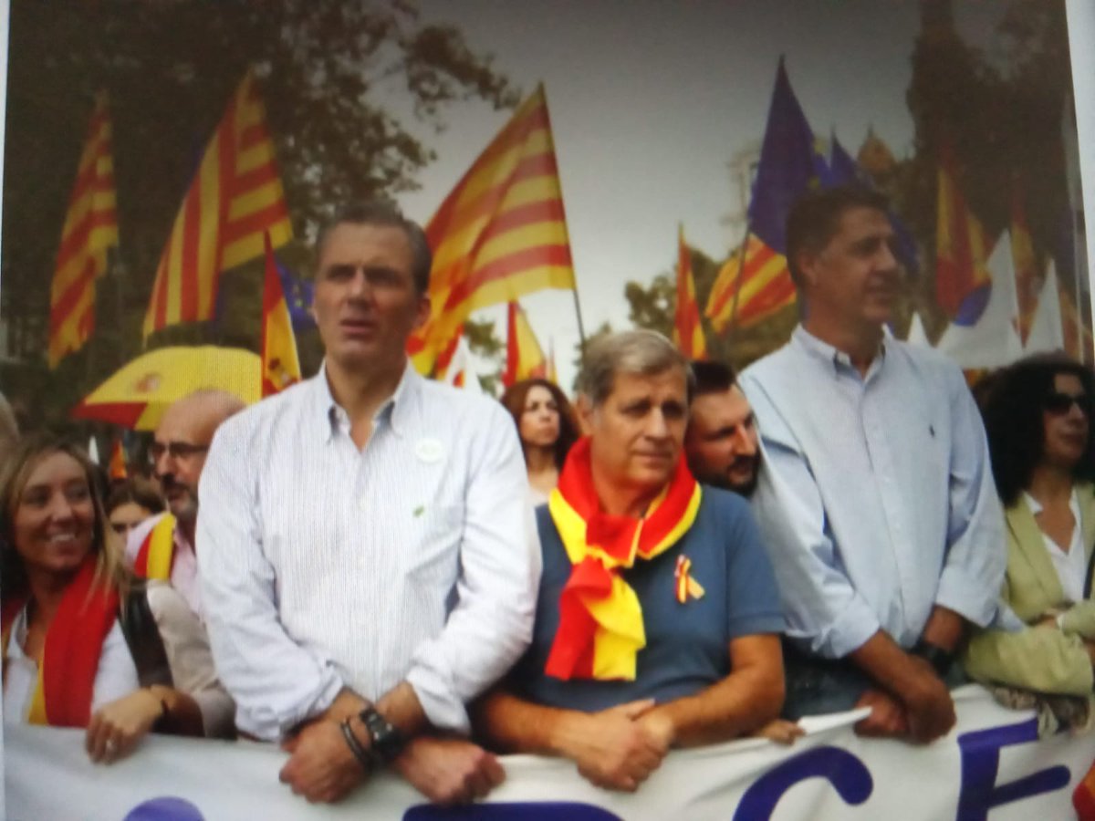PartidoRepEs's tweet photo. La basura nazi racista vuelve a Badalona, no es culpa de los corruptos PP, es de la "izquierda" que inepta prefiere a un fascista gobernando! #AlbiolAlcalde https://t.co/sj8oGXSeZ7