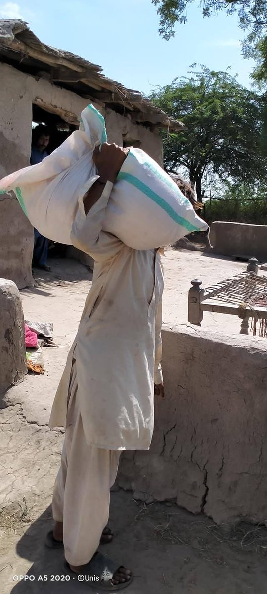 CampaignCorona's tweet photo. The brunt of the pandemic is being borne by those struggling to make ends meet. The pandemic has intensified the severity of their suffering. @CampaignCorona aims to alleviate some of that burden by providing #RationBoxes to such households. #TogetherWeCan #SolidarityNotCharity https://t.co/En8q5vjMQS