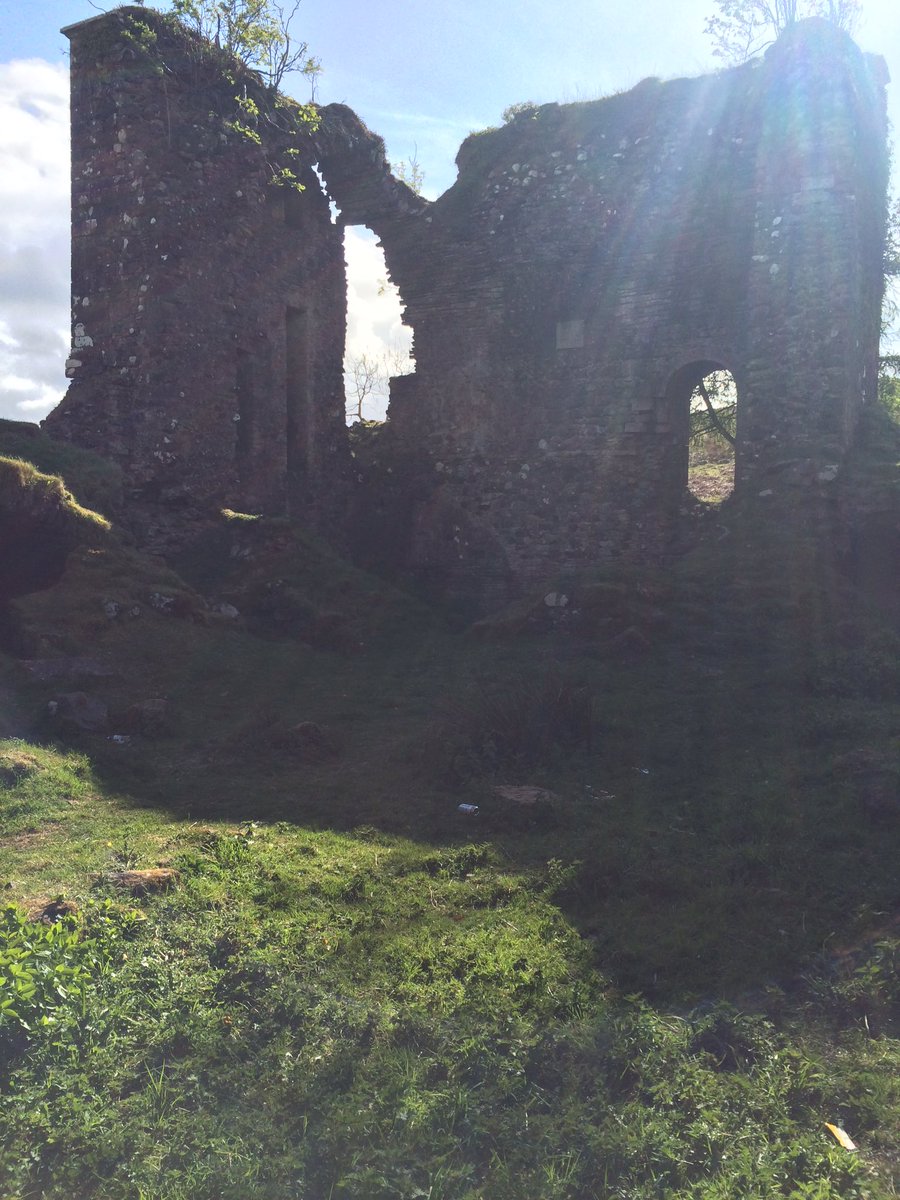Damckay96's tweet image. Went for a solo local walk today as part of the @RAFMUSEUM #Hurricane80KChallenge and found this ruined castle a few Km from my house. I’ve Done some research now and really interesting story behind the ruins how did I never know about them before.