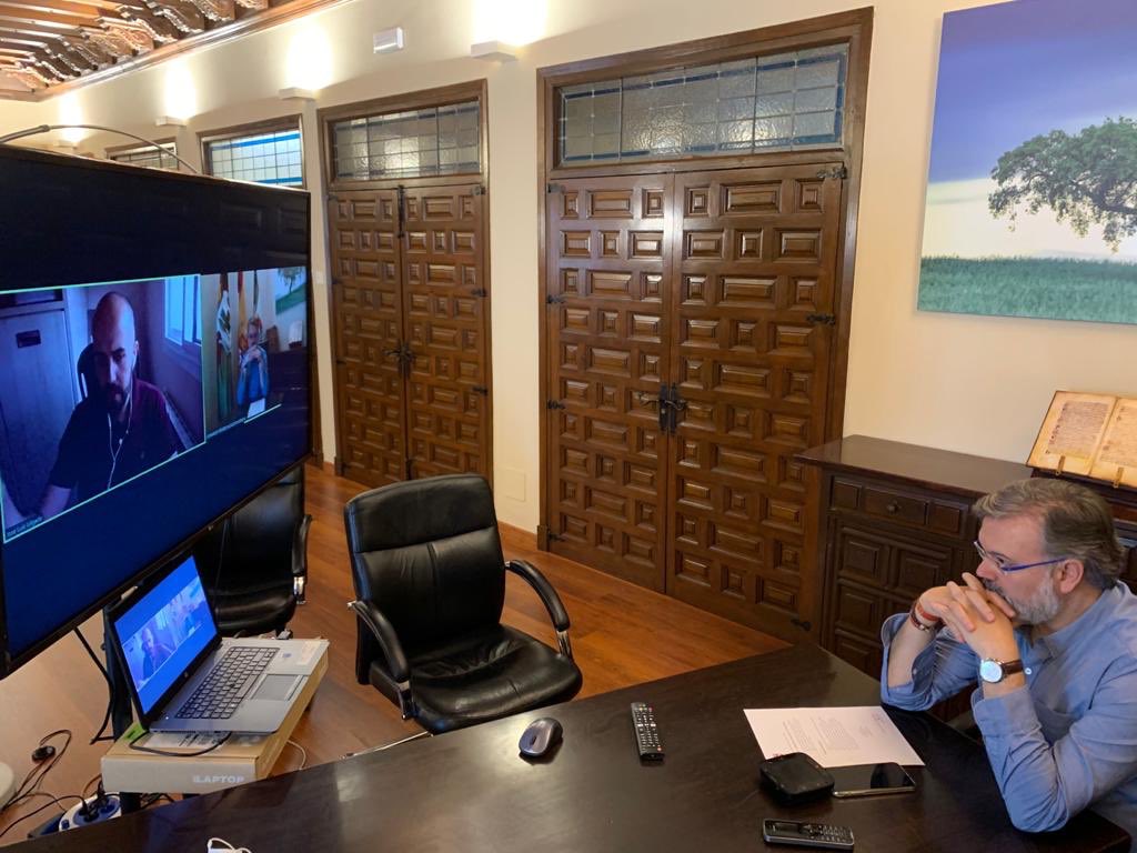 fernandopgp's tweet photo. Entrevista hoy con @jlgilgado https://t.co/xvQ0N0aROn