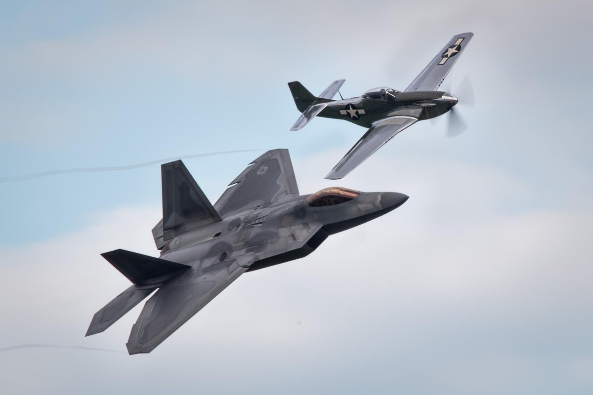 F-22 Raptor Demo Team – AF Salute