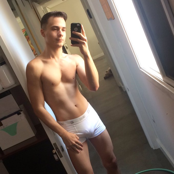 Deixe aqui sua mudan&ccedil;a visual 😛 (Antes) (hoje) https://t.co/H4rDTsLVE0<a href="/tag/novafotodoperfil"class="tags"><span>#novafotodoperfil</span></a>