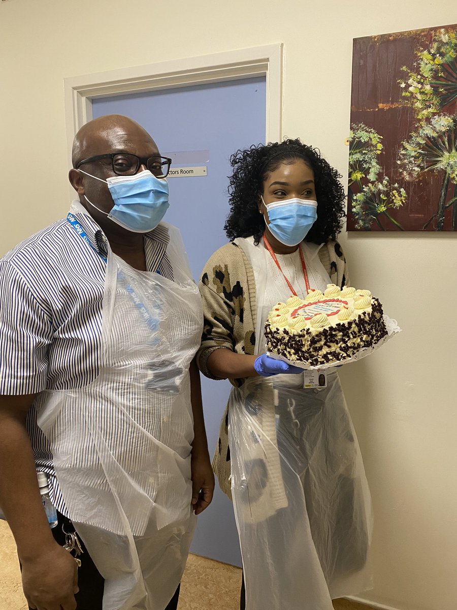 Happy #InternationalNursesDay from Thames Ward 💙 Yummy cakes delivered and enjoyed by all the staff on the ward! Thank you from Thames @BEHMHTNHS to whoever organised the cakes! X <a href="/Claire62465104/">Clairewalsh</a> <a href="/ennis_jimmy/">jimmy ennis</a> <a href="/drmelindarees/">Dr Melinda Rees</a> @GarethJ_BEH