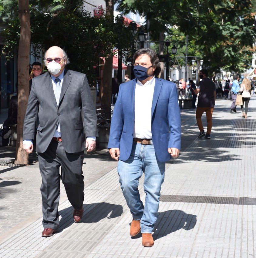 GustavoSaenzOK's tweet photo. Con el procurador general de la provincia, Abel Cornejo supervisamos distintos comercios de la ciudad para verificar el cumplimiento de las medidas preventivas. Mantener el distanciamiento social y usar barbijo no es optativo, es obligatorio ¡Nos cuidemos entre todos! 😷♥️ https://t.co/oVvvXPfsTg